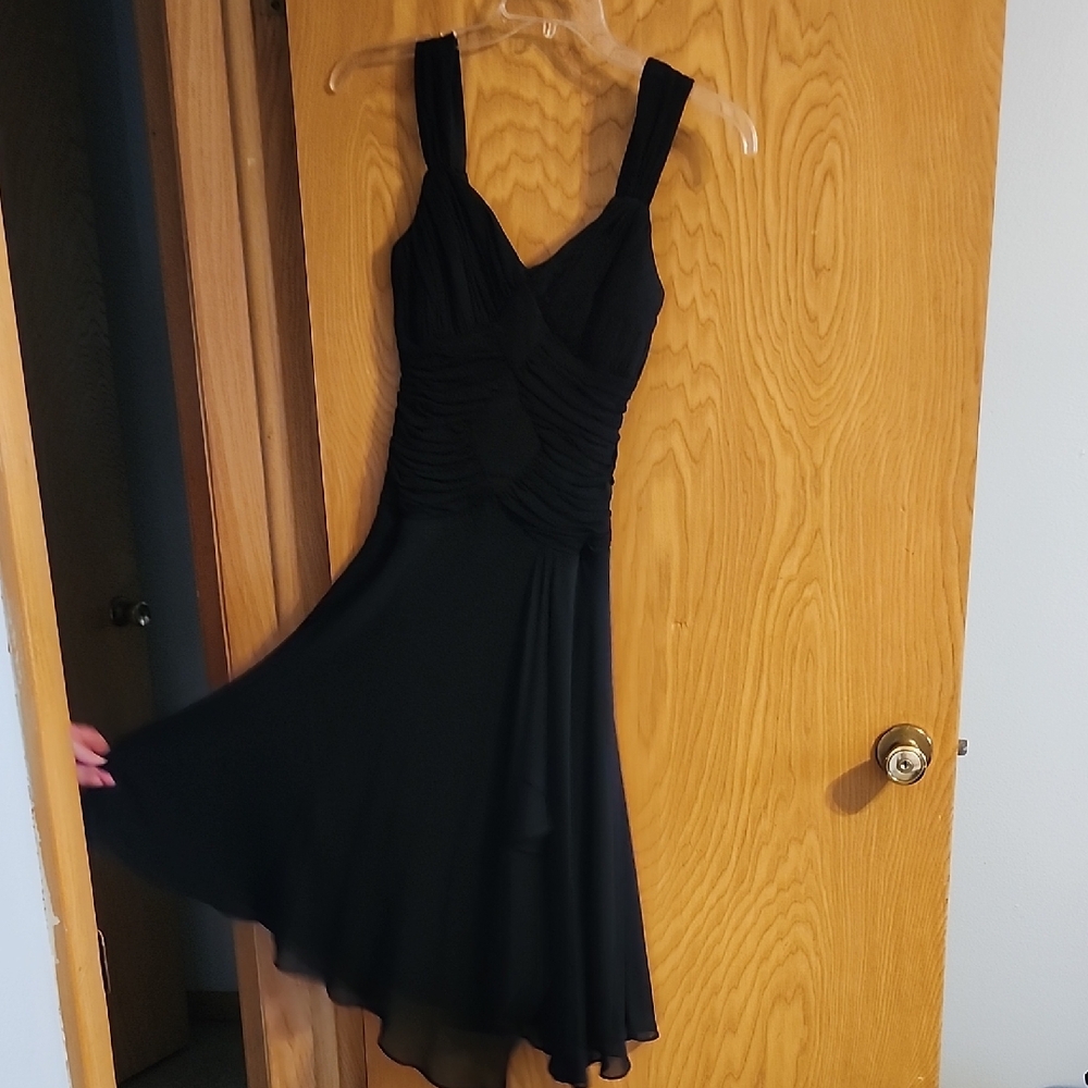 Signature by Sangria Black Asymmetrical Dress Size 6 Womens